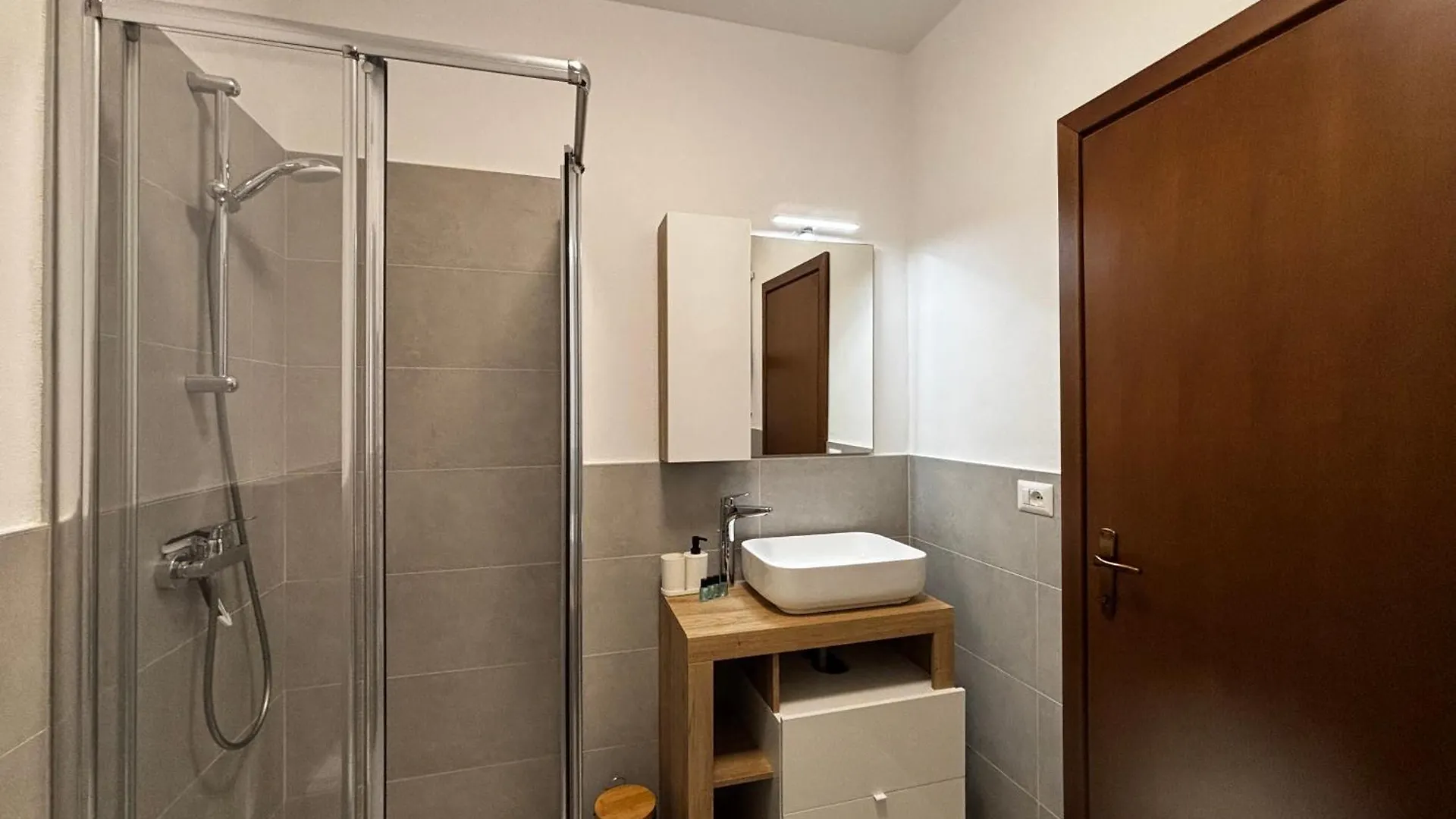 Camellia Apartment Gravedona - Larihome A98 0*,  Italien